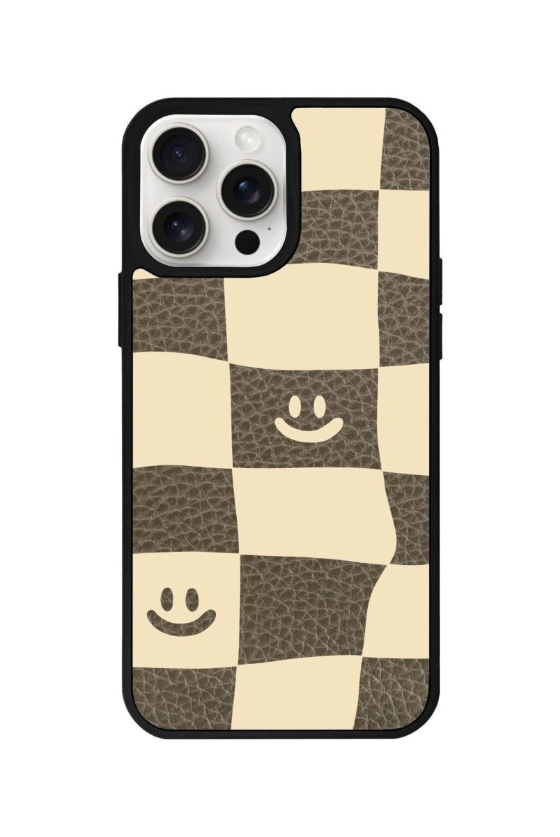 iPhone 14 Plus Smiling Check Leather Vegan Deri Telefon Kılıfı Haki - SUMTHINCS