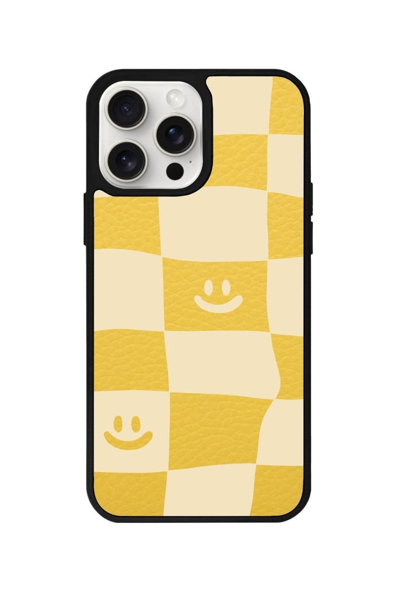 iPhone 14 Plus Smiling Check Leather Vegan Deri Telefon Kılıfı Sarı - SUMTHINCS