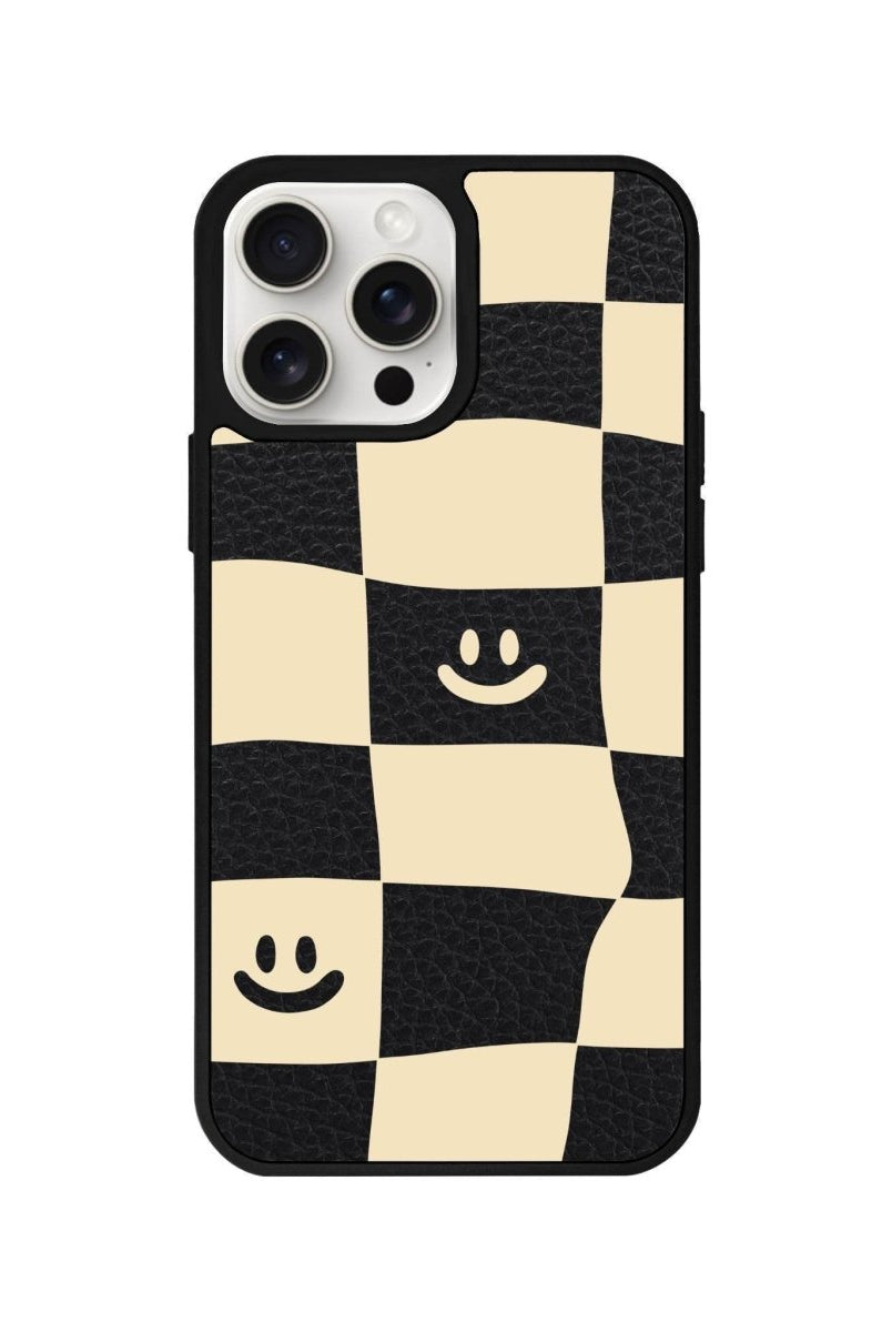 iPhone 14 Plus Smiling Check Leather Vegan Deri Telefon Kılıfı Siyah - SUMTHINCS