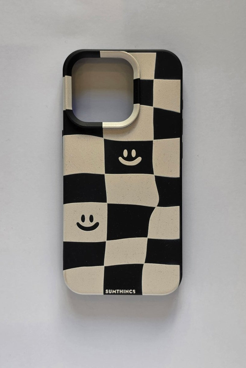 iPhone 15 Pro smiling check Premium Telefon Kılıfı - Sumthincs