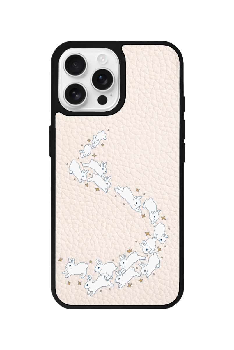 iPhone 15 Starry Bunnies Leather Vegan Deri Telefon Kılıfı Bej - SUMTHINCS