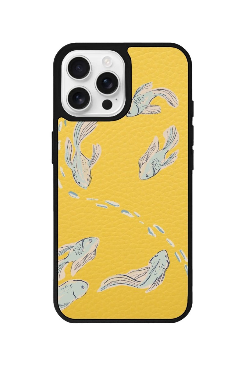 iPhone 16 Pro Koi Fish Leather Vegan Deri Telefon Kılıfı Sarı - SUMTHINCS