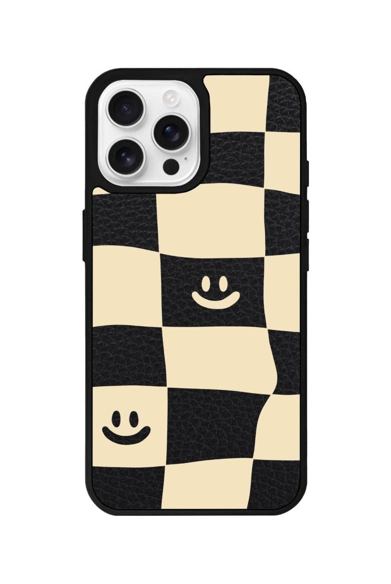 iPhone 16 Pro Smiling Check Leather Vegan Deri Telefon Kılıfı Siyah - SUMTHINCS