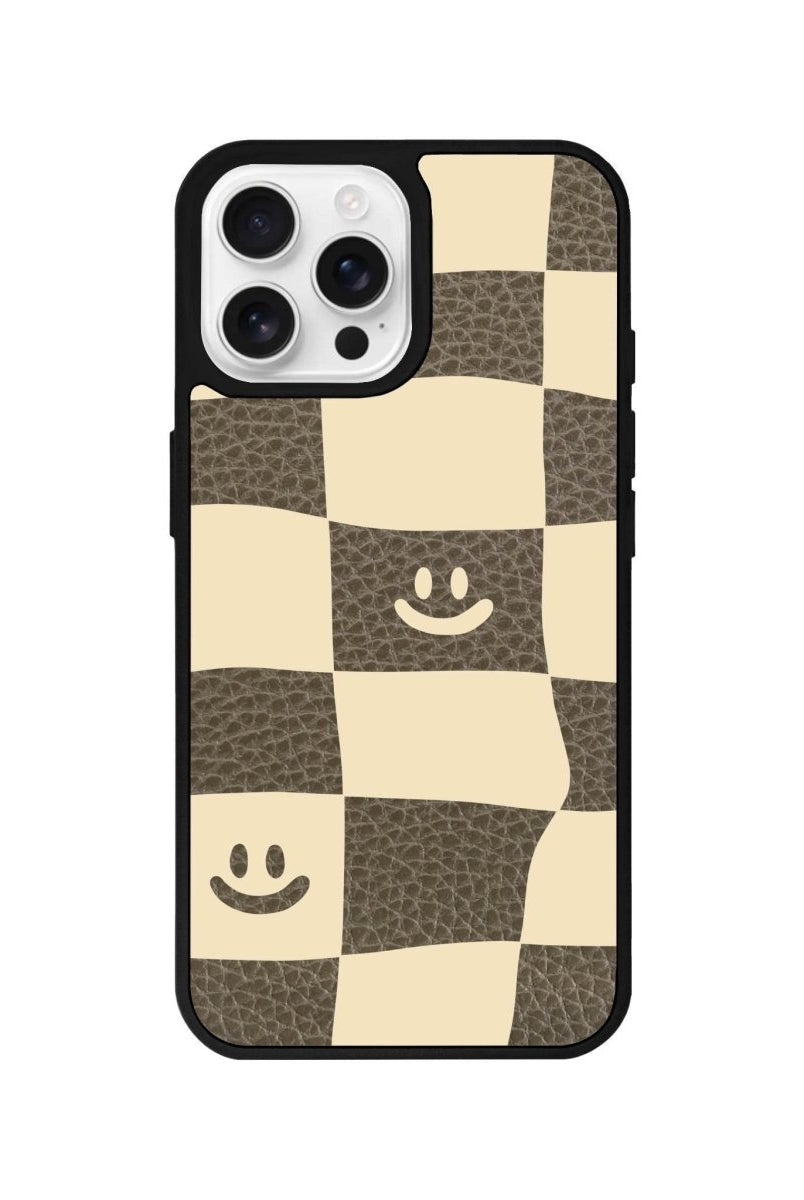 iPhone 16 Pro Smiling Check Leather Vegan Deri Telefon Kılıfı Haki - SUMTHINCS
