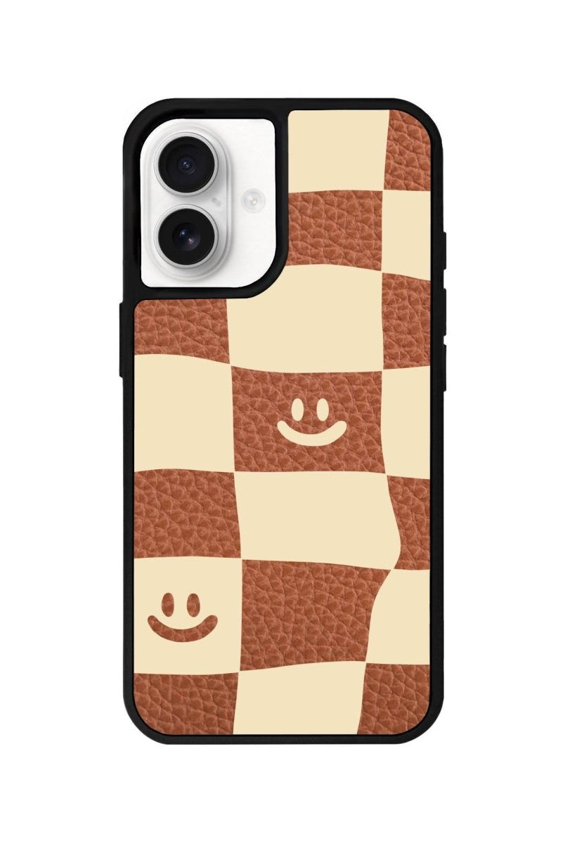 iPhone 16 Smiling Check Leather Vegan Deri Telefon Kılıfı Kahverengi - SUMTHINCS