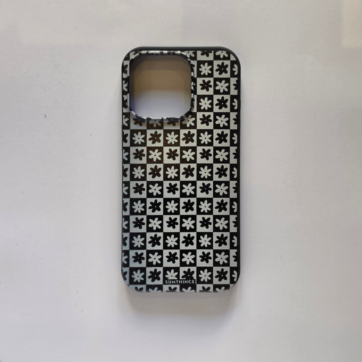 iPhone 16 Pro Check Flowers Premium Telefon Kılıfı OUTLET - Sumthincs